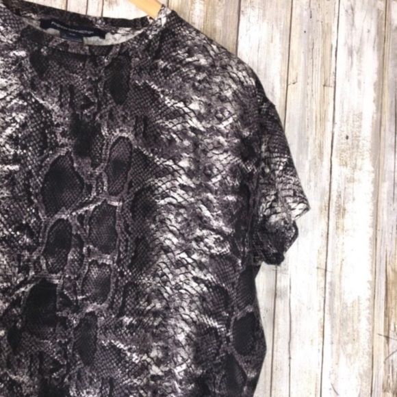 French Connection Snake Skin Crop Tee - Picture 2 of 4